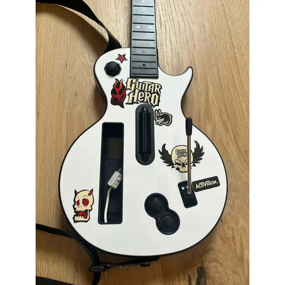 Wii Guitar Hero Gibson Les Paul White Wireless Guitar w/ Strap Back Cover WORKS